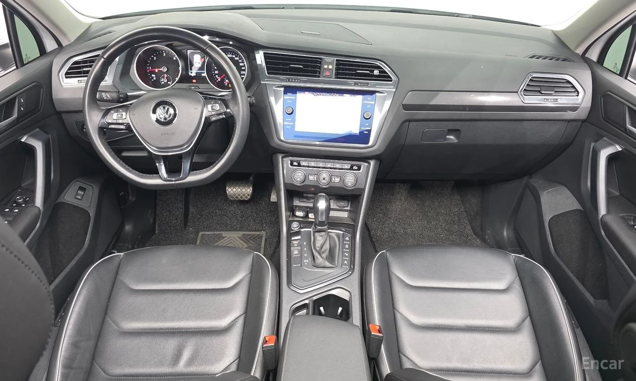 VW Tiguan ПОДГРЕВИ * ПАНО * KEYLESS * АВТОКРЕДИТ , снимка 8 - Автомобили и джипове - 55269509