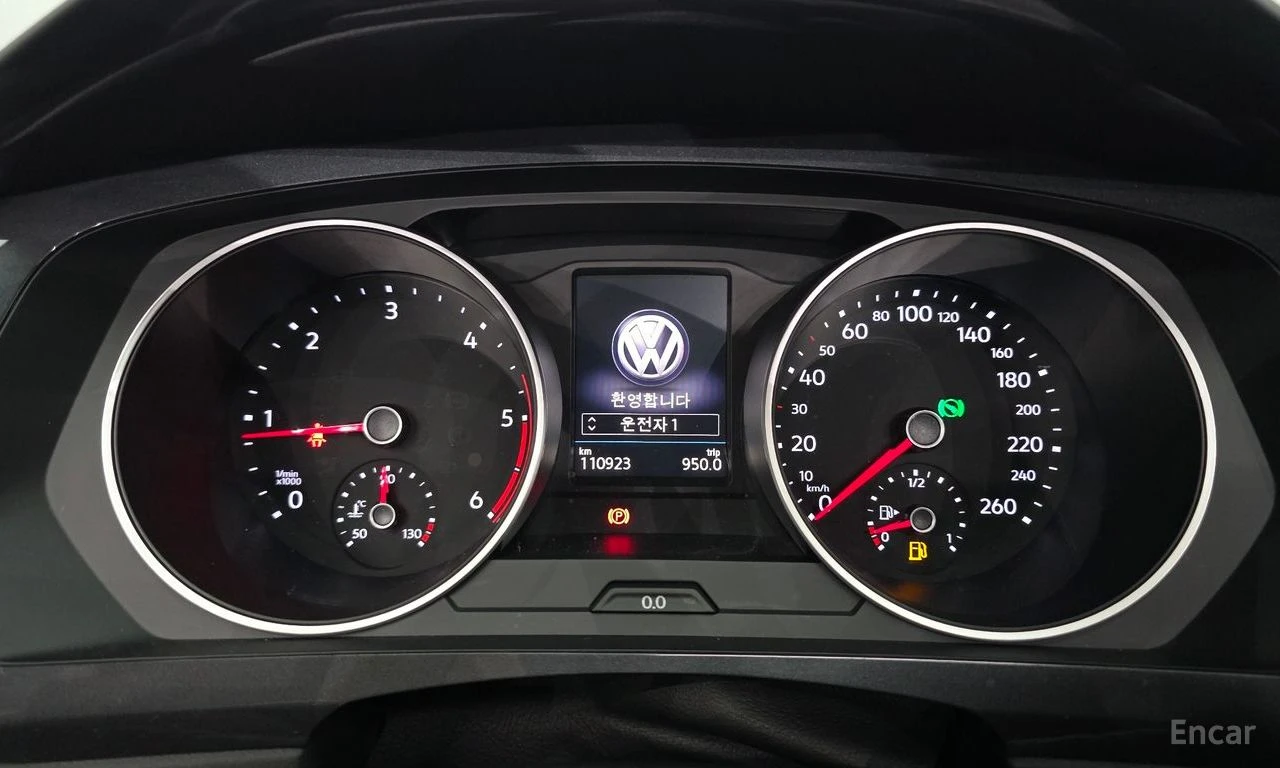 VW Tiguan ПОДГРЕВИ * ПАНО * KEYLESS * АВТОКРЕДИТ , снимка 9 - Автомобили и джипове - 55269509