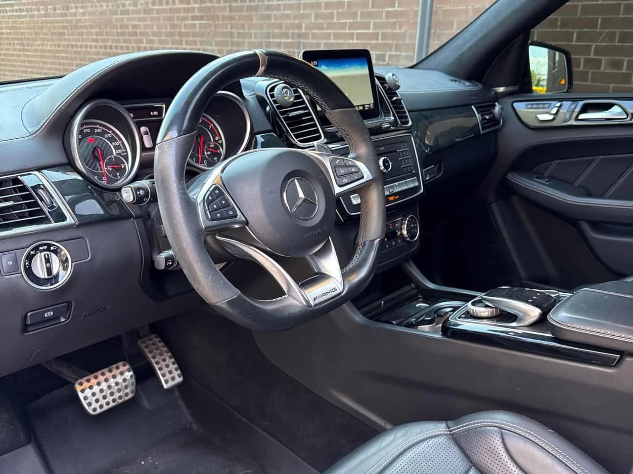 Mercedes-Benz GLE 63 S AMG * CARFAX * ОПЦИЯ ЗА ФИНАНСИРАНЕ, снимка 5 - Автомобили и джипове - 55668274