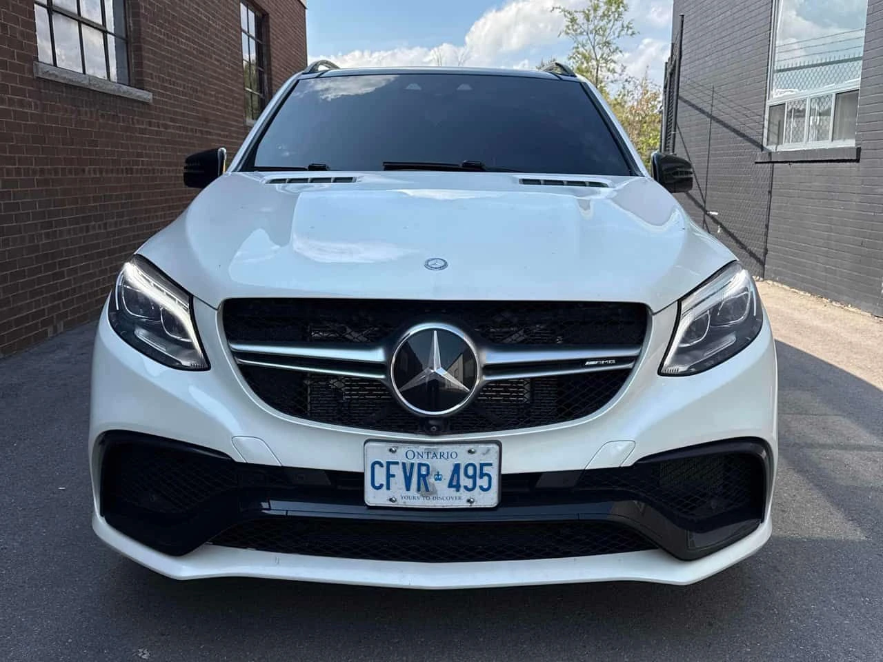 Mercedes-Benz GLE 63 S AMG * CARFAX * ОПЦИЯ ЗА ФИНАНСИРАНЕ, снимка 6 - Автомобили и джипове - 55668274