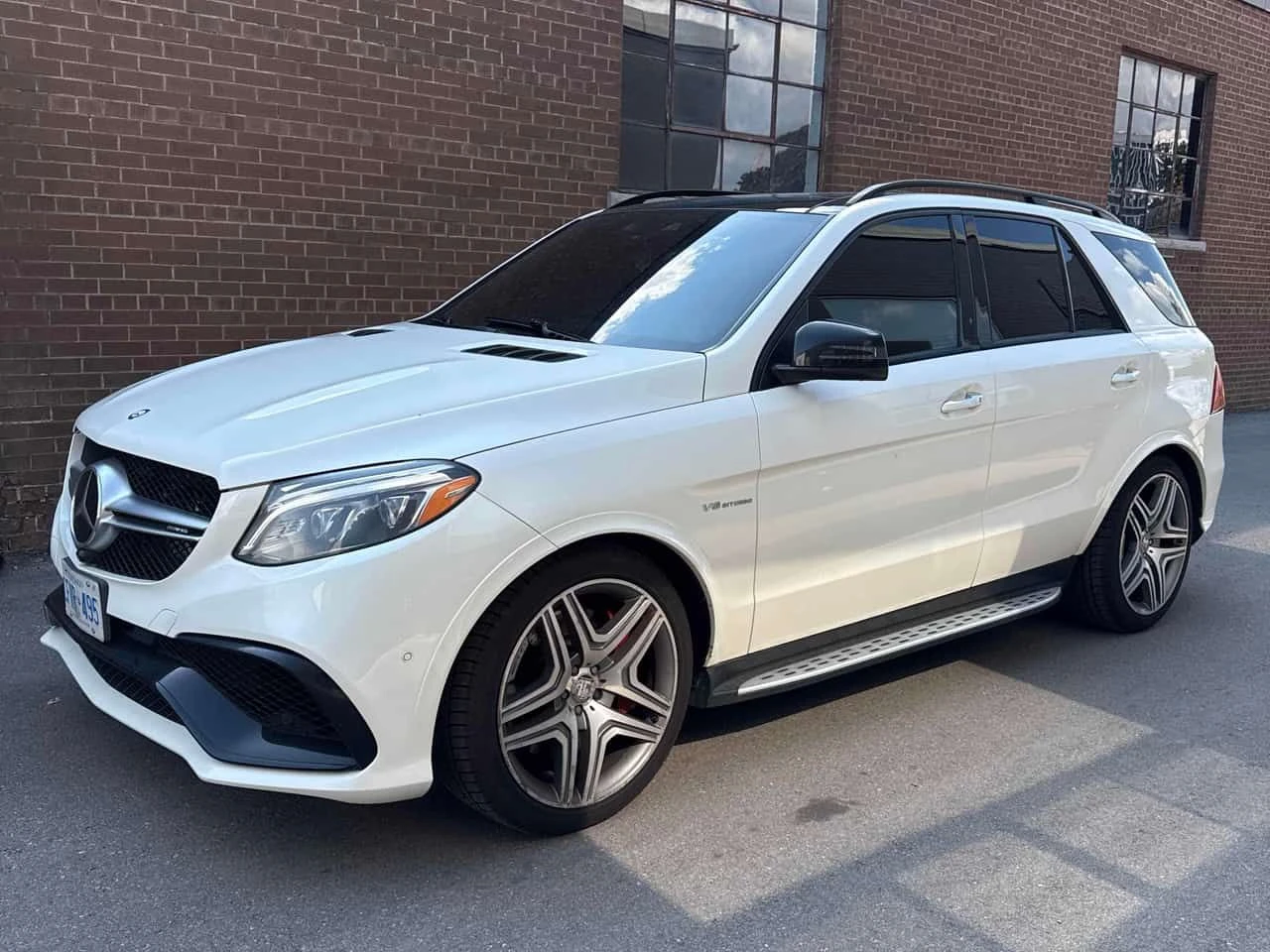 Mercedes-Benz GLE 63 S AMG * CARFAX * ОПЦИЯ ЗА ФИНАНСИРАНЕ, снимка 2 - Автомобили и джипове - 55668274