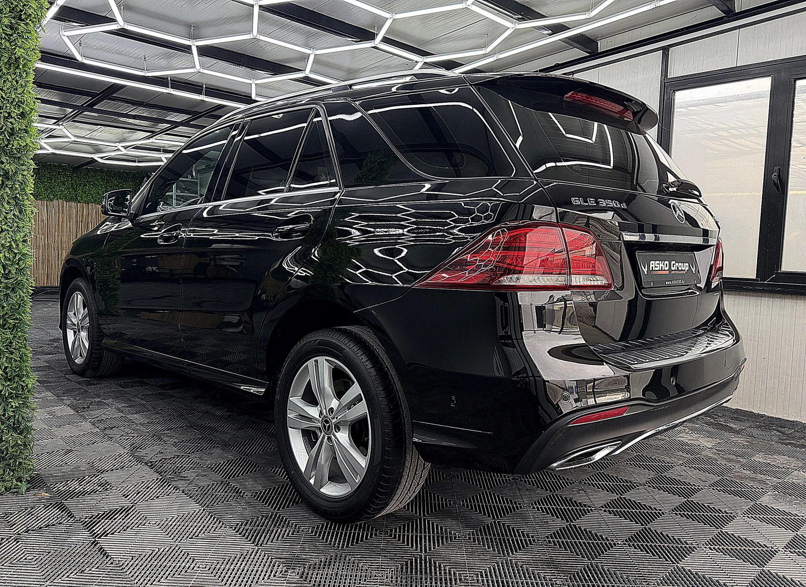 Mercedes-Benz GLE 350 PANORAMA/AMG-line/360-k/GERMANY/СОБСТВЕН ЛИЗИНГ, снимка 4 - Автомобили и джипове - 56164400