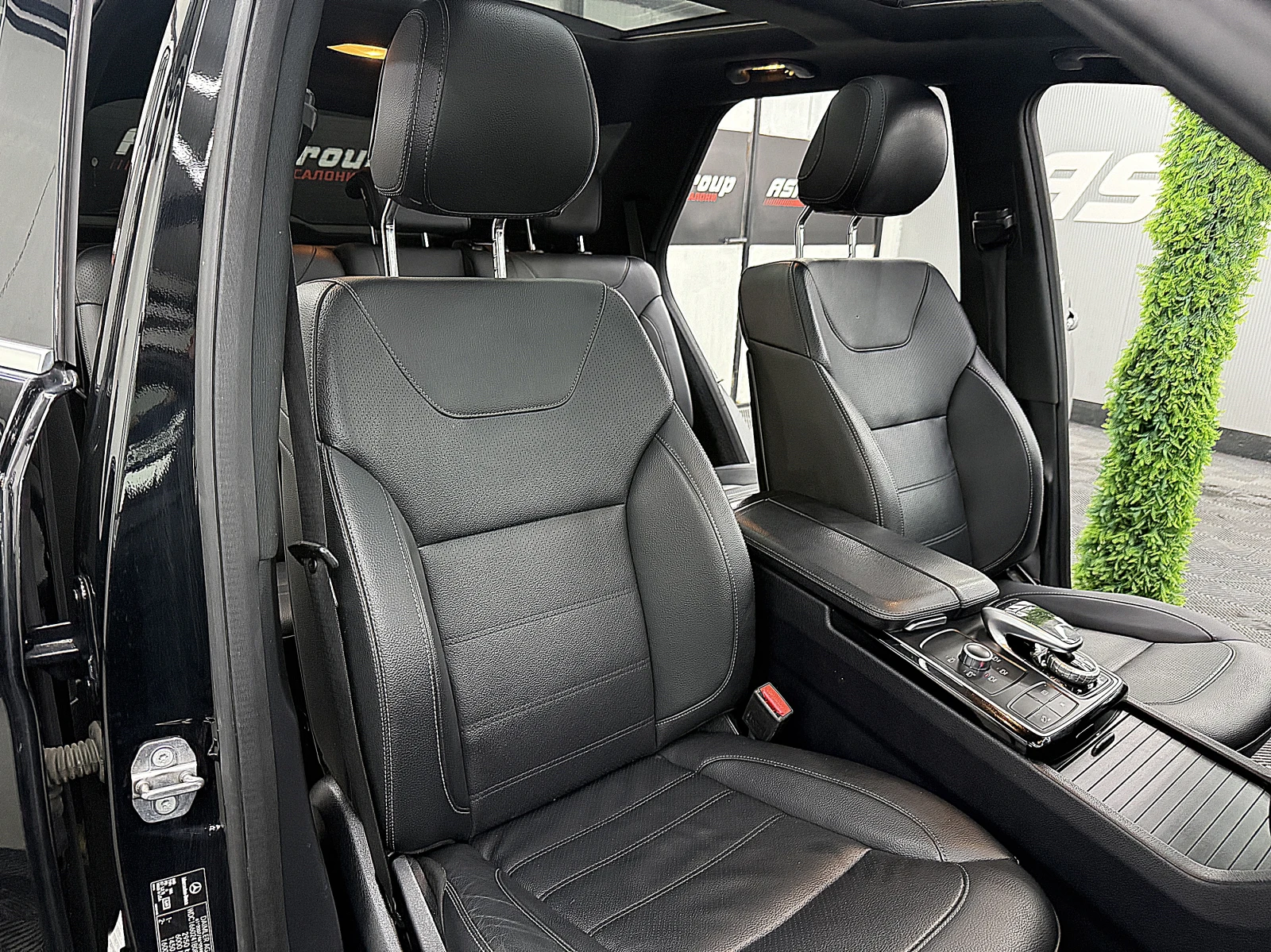 Mercedes-Benz GLE 350 PANORAMA/AMG-line/360-k/GERMANY/СОБСТВЕН ЛИЗИНГ, снимка 12 - Автомобили и джипове - 56164400