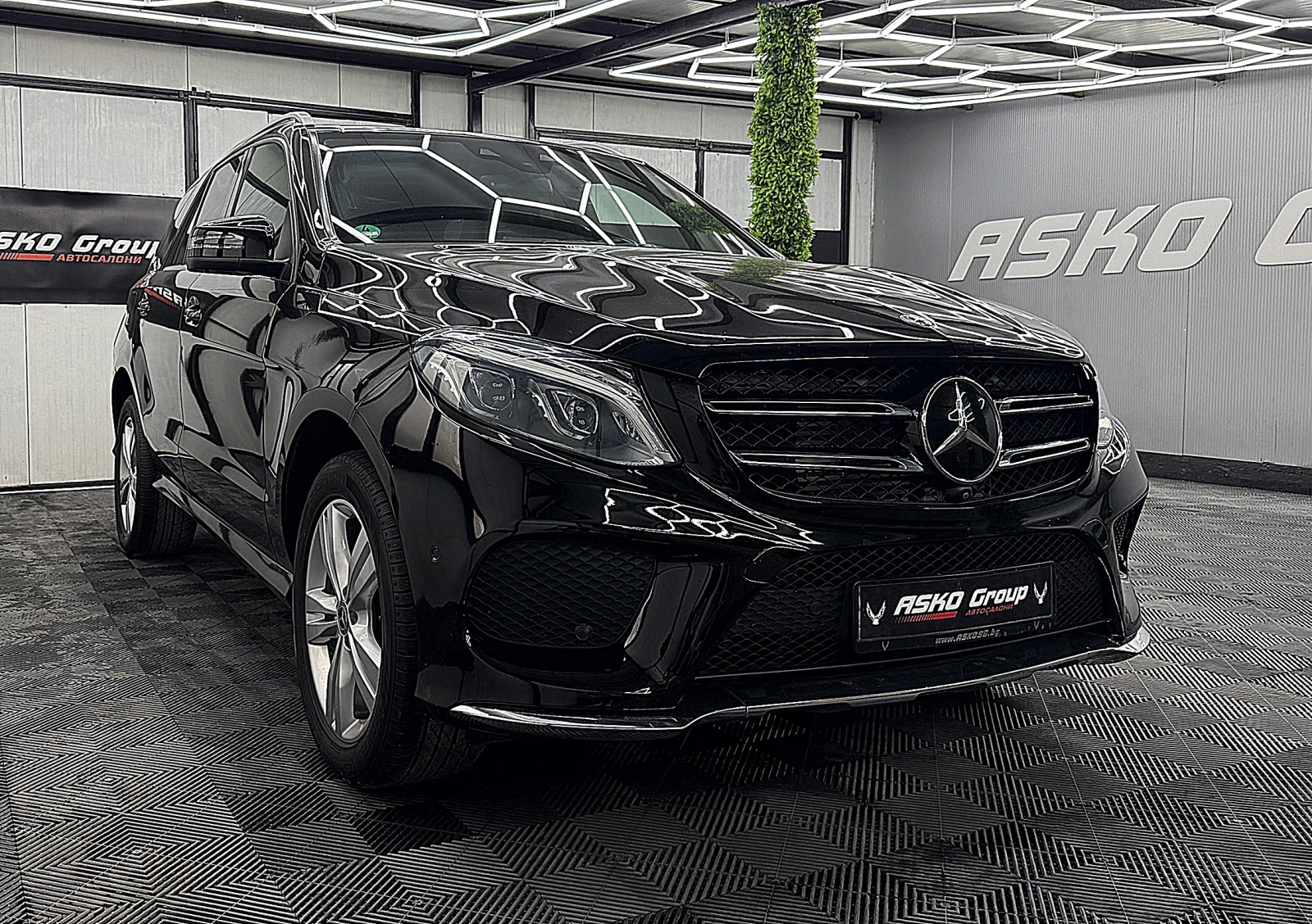 Mercedes-Benz GLE 350 PANORAMA/AMG-line/360-k/GERMANY/СОБСТВЕН ЛИЗИНГ, снимка 3 - Автомобили и джипове - 56164400