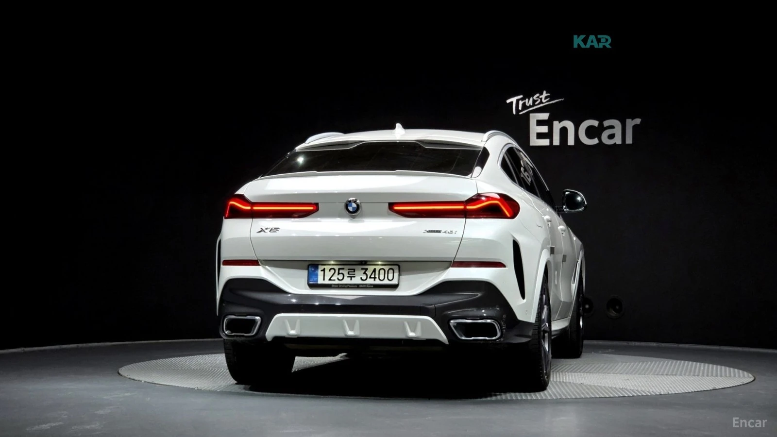 BMW X6 M40i* 360 КАМЕРА* ОБДУХВАНЕ* ПОДГРЕВ* ДИСТРОНИК* , снимка 4 - Автомобили и джипове - 56169758