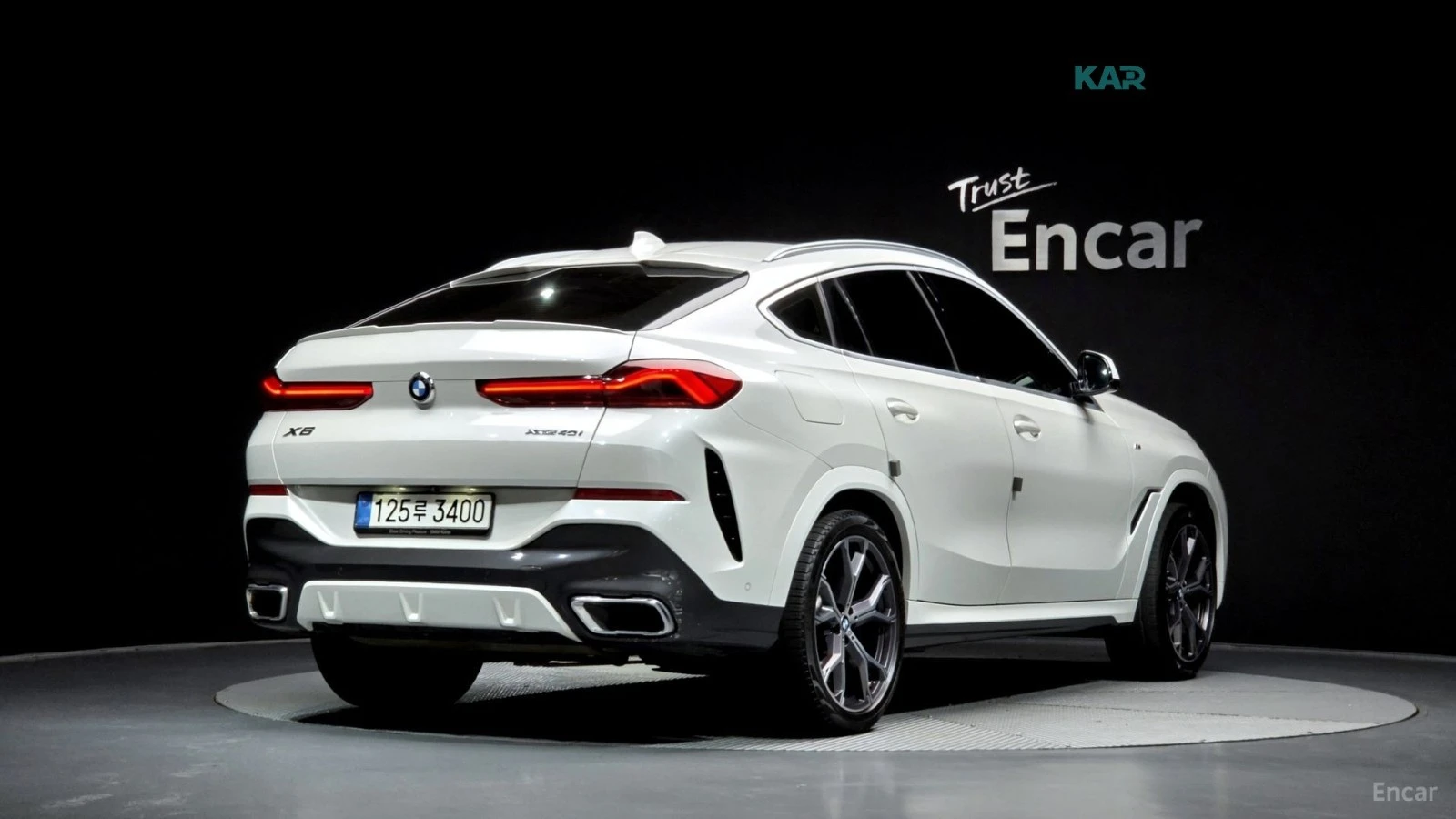BMW X6 M40i* 360 КАМЕРА* ОБДУХВАНЕ* ПОДГРЕВ* ДИСТРОНИК* , снимка 2 - Автомобили и джипове - 56169758