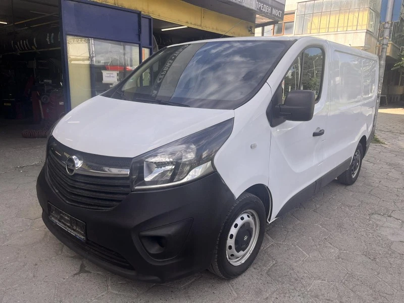 Opel Vivaro, снимка 12 - Бусове и автобуси - 46711119