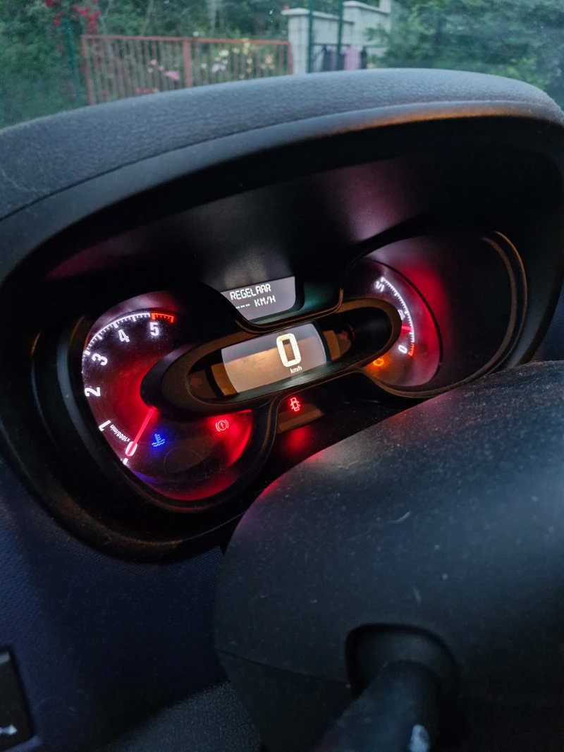 Opel Vivaro, снимка 8 - Бусове и автобуси - 52418737