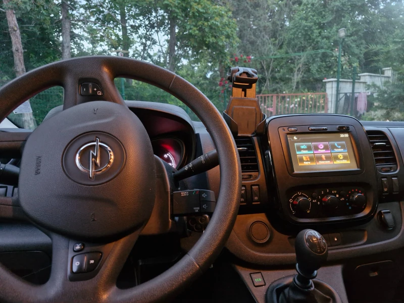 Opel Vivaro, снимка 7 - Бусове и автобуси - 52418737