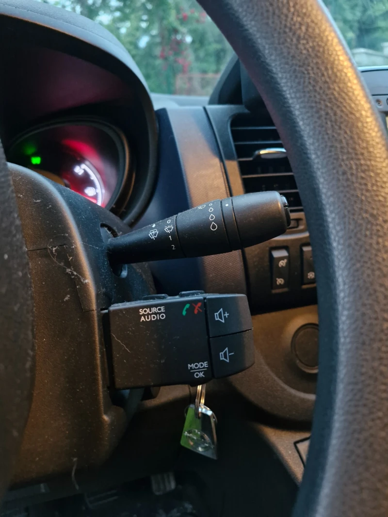 Opel Vivaro, снимка 9 - Бусове и автобуси - 52418737