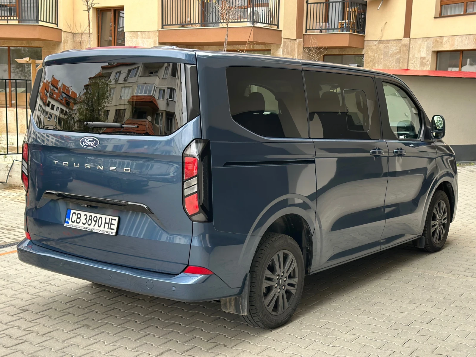 Ford Tourneo CUSTOM 7+ 1 - изображение 4