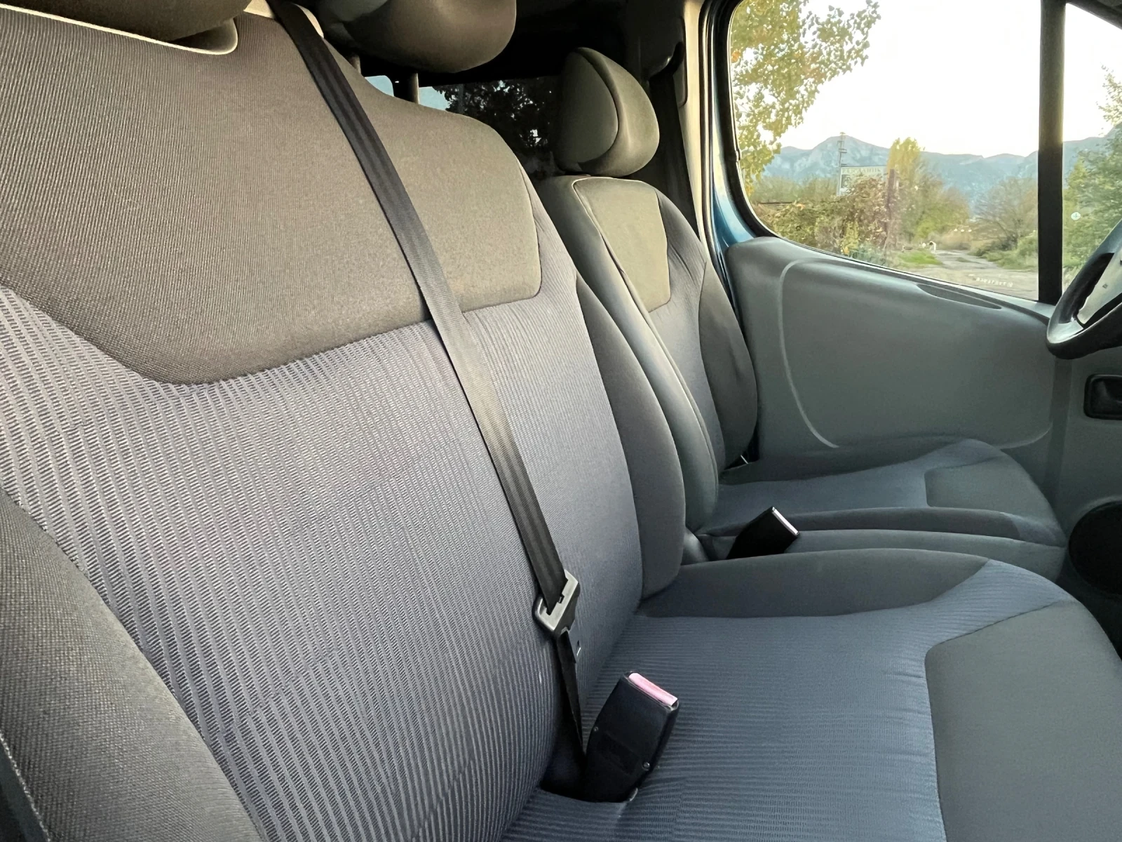 Opel Vivaro MAXI-2.5TDI-146-KLIMA-9m-ITALIA - изображение 6