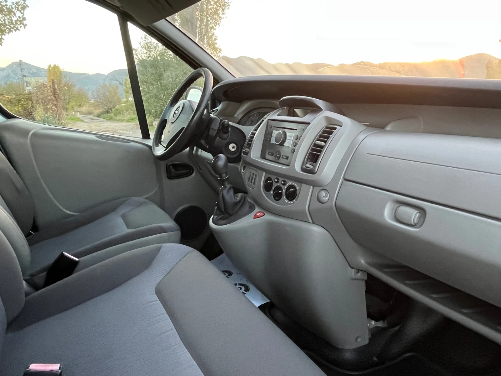 Opel Vivaro MAXI-2.5TDI-146-KLIMA-9m-ITALIA - изображение 5