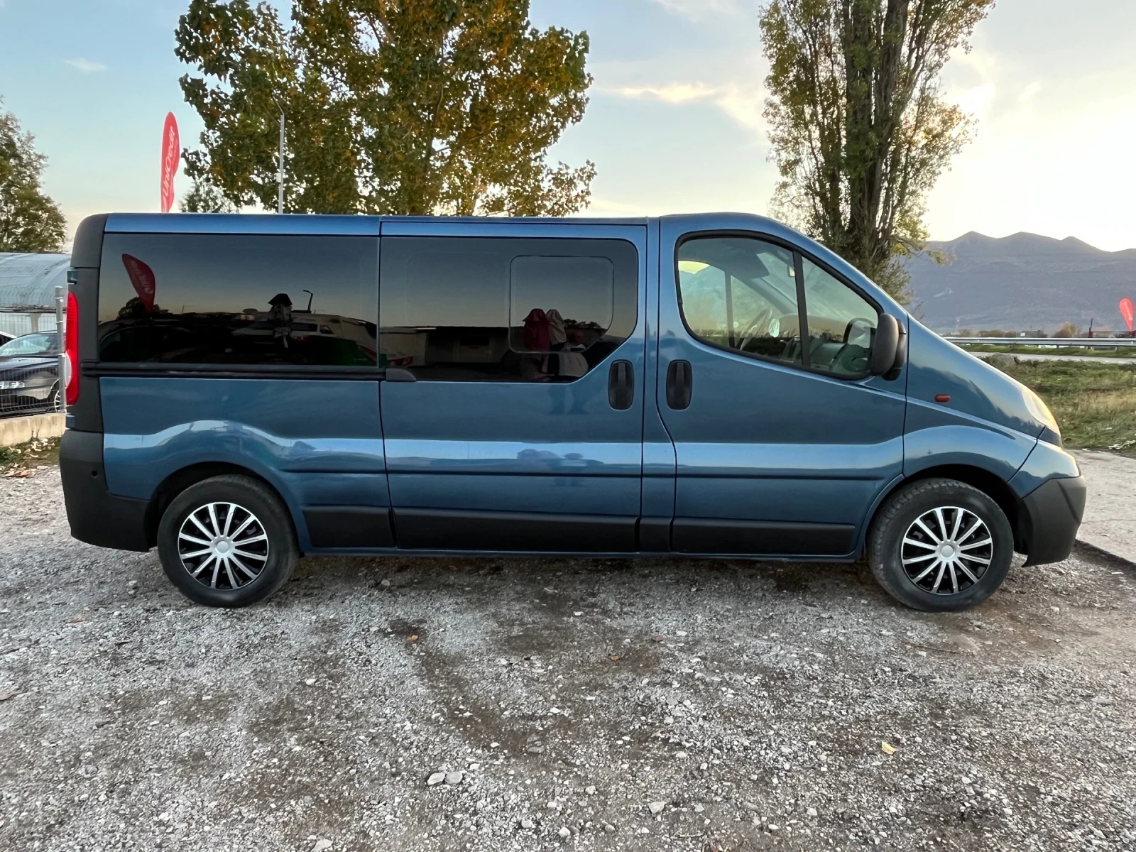 Opel Vivaro MAXI-2.5TDI-146-KLIMA-9m-ITALIA - изображение 4
