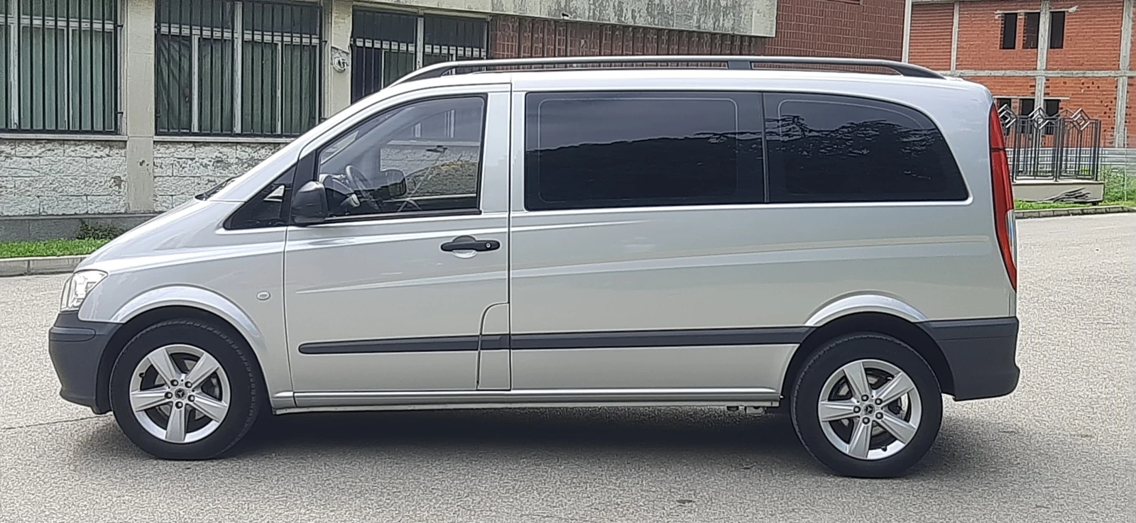 Mercedes-Benz Vito 2.2CDi 83000км. 8 + 1 - изображение 8