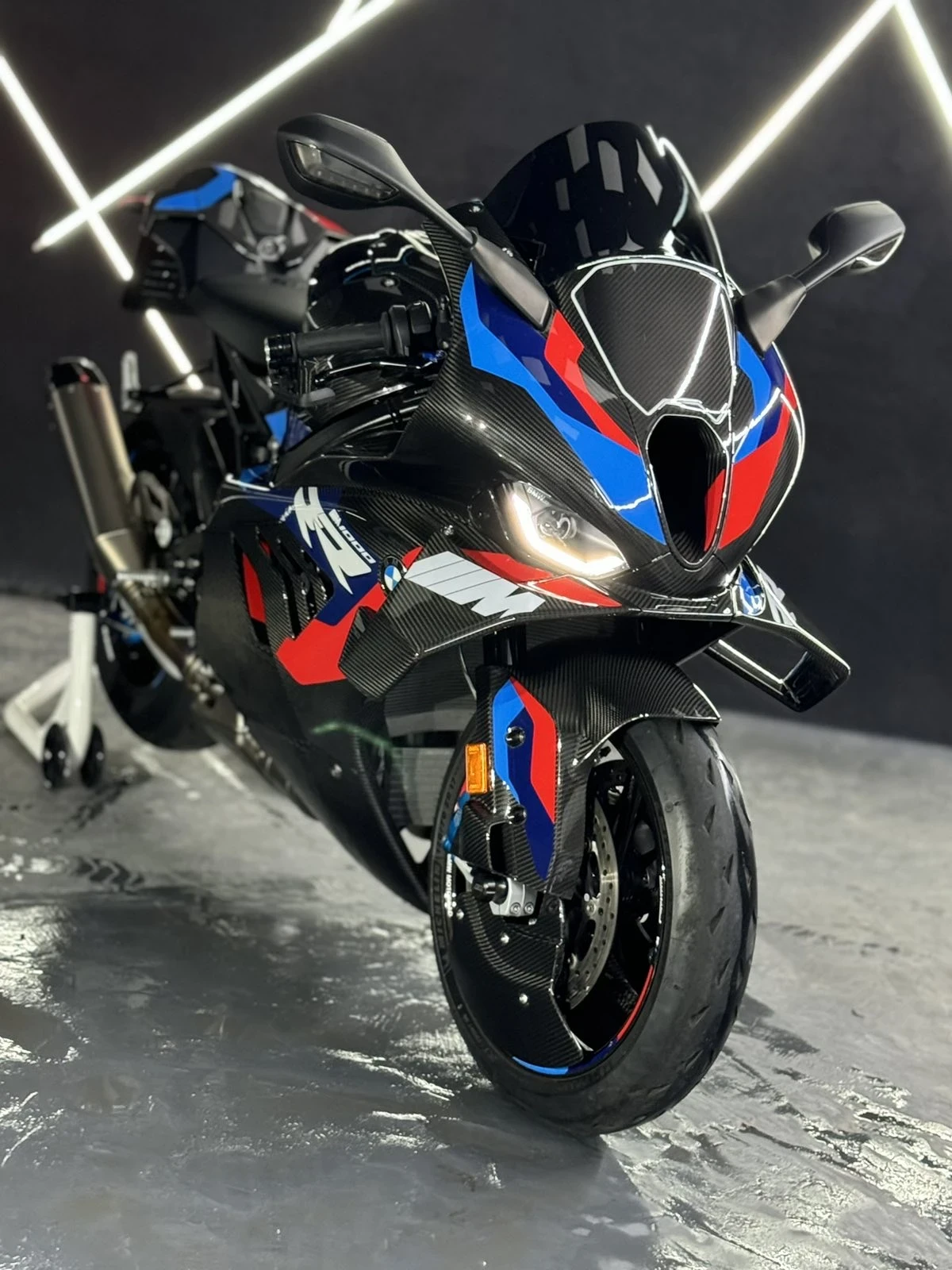 BMW M 1000 RR Competition - изображение 3