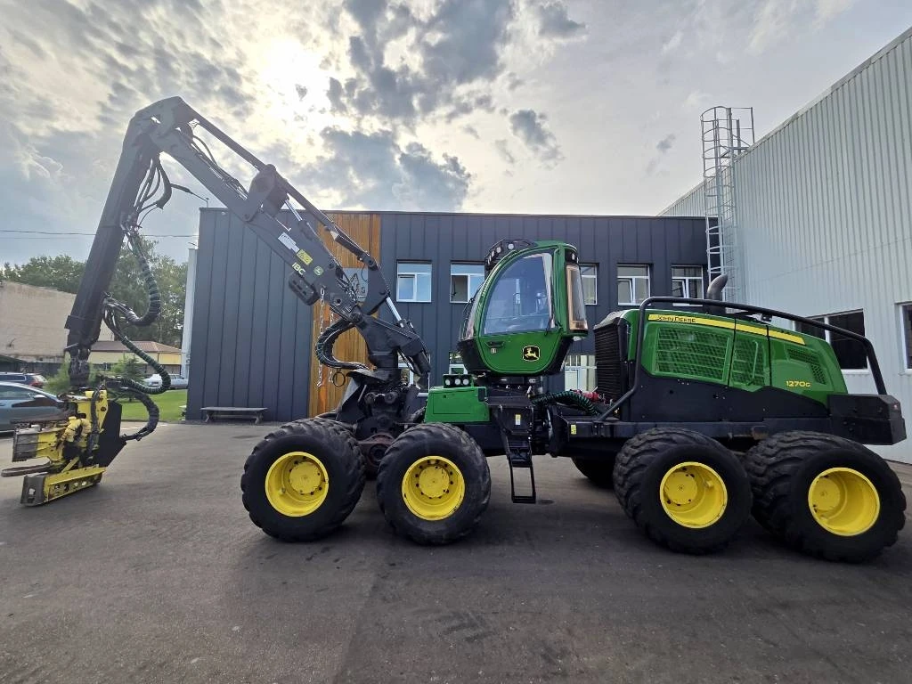 Специализирани машини Машини за дърводобив John Deere 1270 G