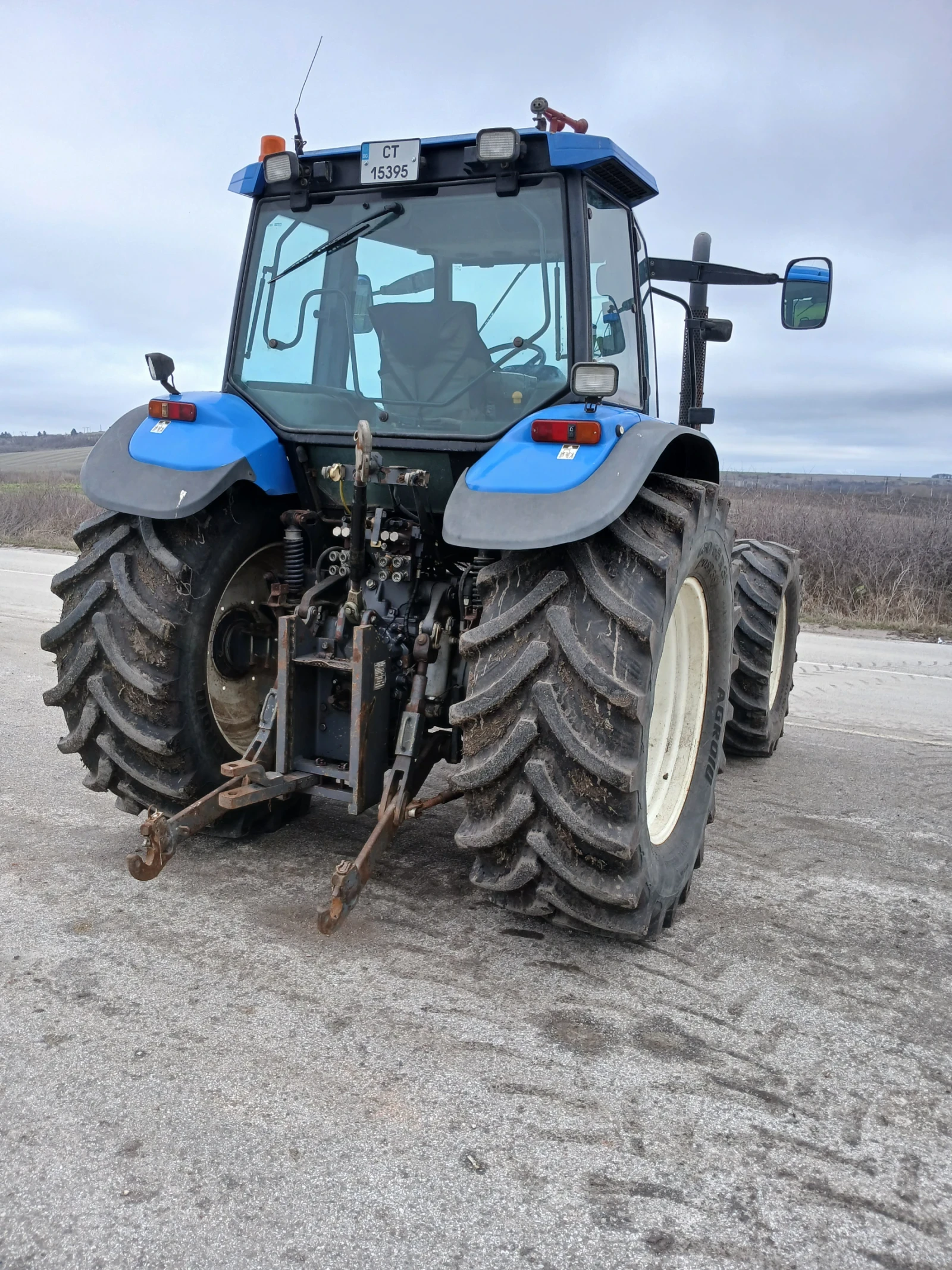 Трактор New Holland ТМ165, снимка 3 - Селскостопанска техника - 56063875