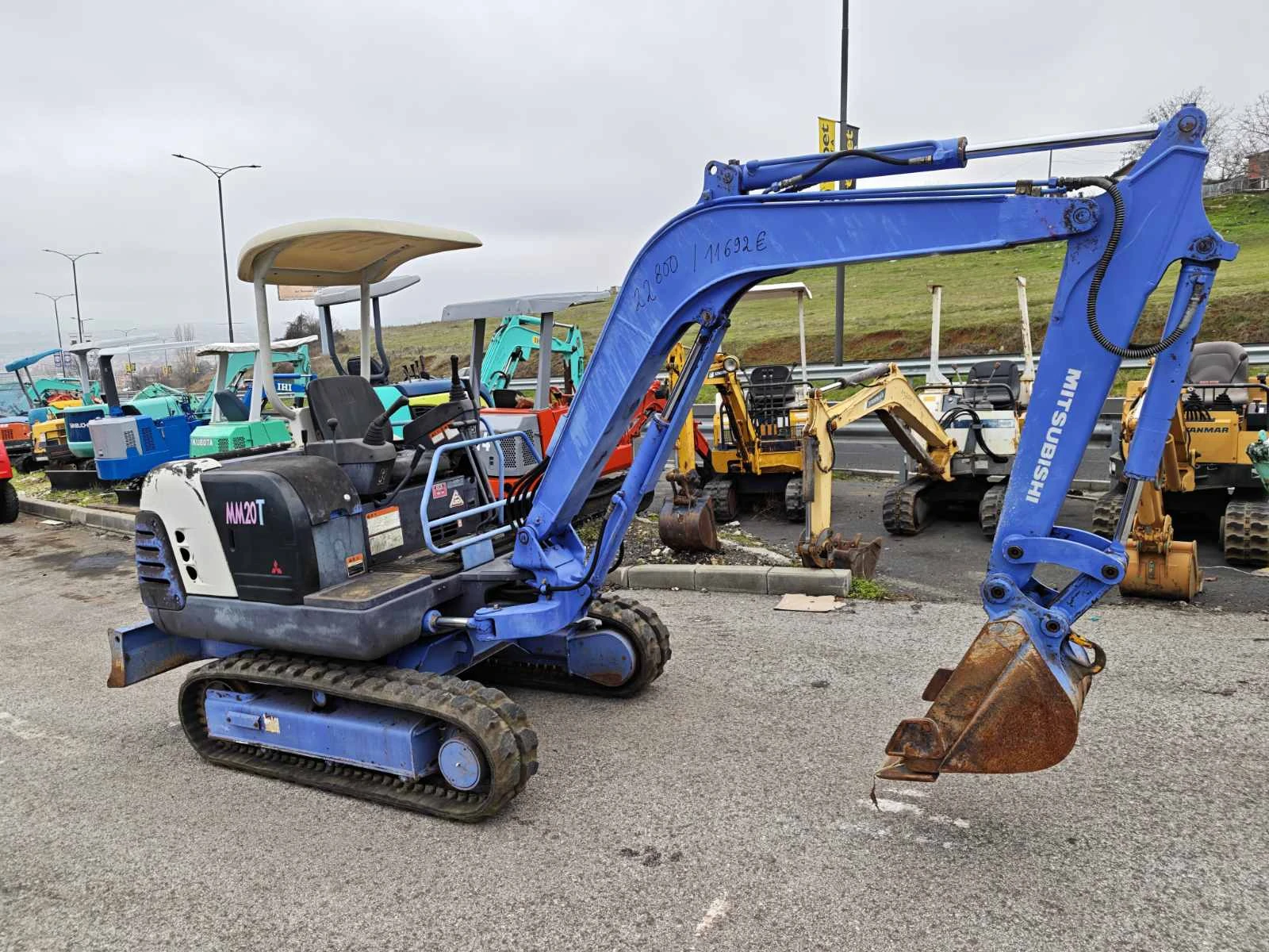 Багер Mitsubishi  ПЕРФЕКТЕН , снимка 1