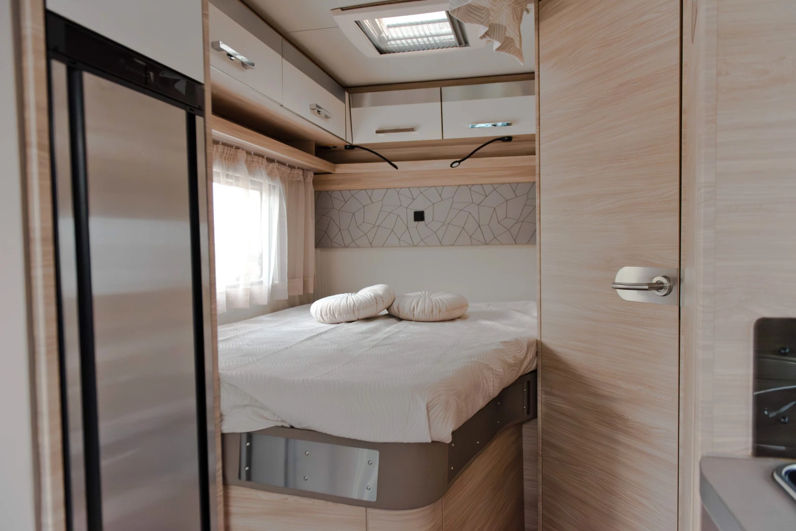 Кемпер Weinsberg Cara Suite, снимка 5 - Каравани и кемпери - 55466711