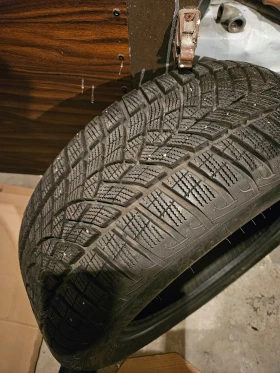 Гуми Зимни 215/55R16, снимка 3 - Гуми и джанти - 47523591