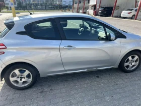 Peugeot 208 1.4eHDI - AВТОМАТИК, снимка 6