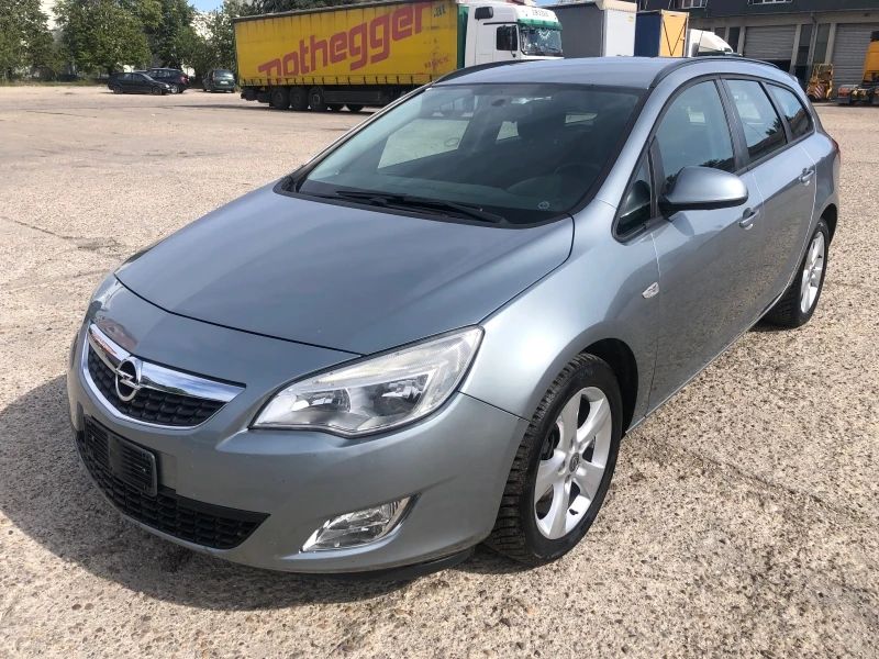 Opel Astra 1.7 CDTI , снимка 1 - Автомобили и джипове - 38156676