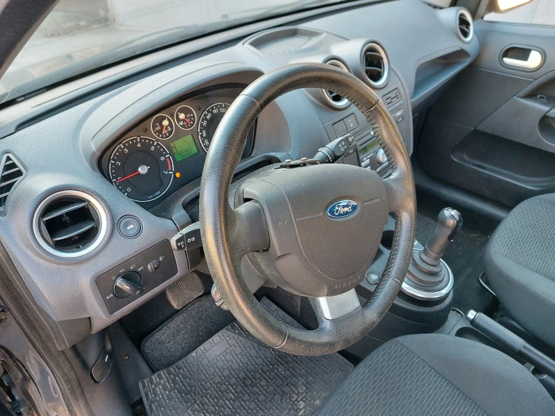 Ford Fiesta, снимка 12 - Автомобили и джипове - 47464281