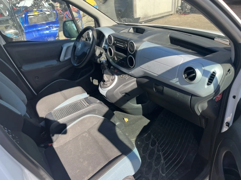 Citroen Berlingo 1, 6i, снимка 6 - Автомобили и джипове - 46764588