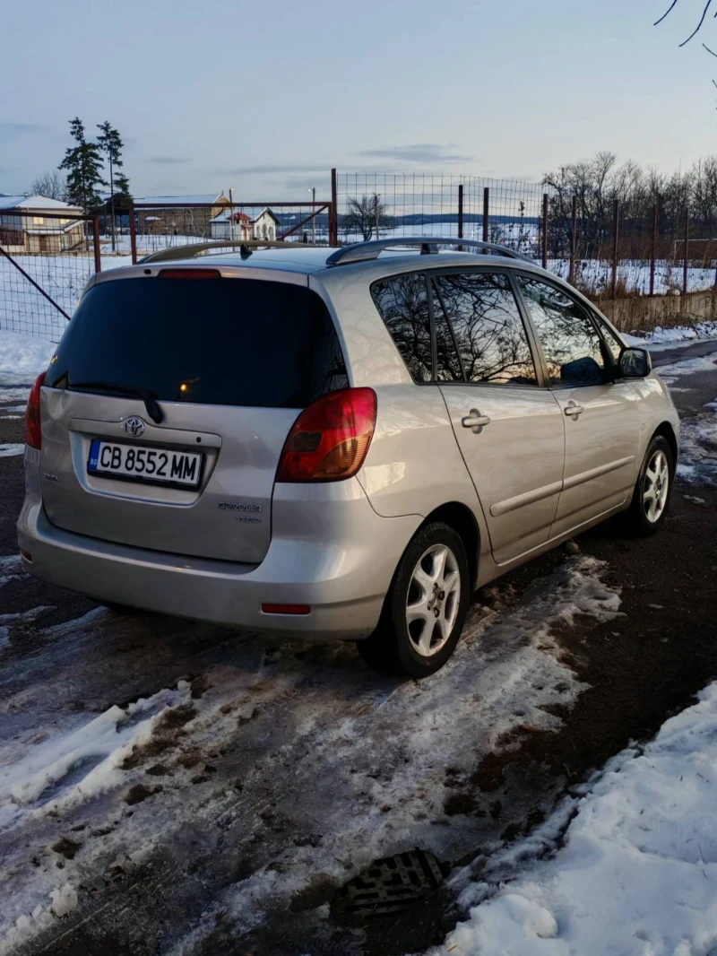 Toyota Corolla verso 1.8 VVT-I Газ/Бензин, снимка 4 - Автомобили и джипове - 48538201