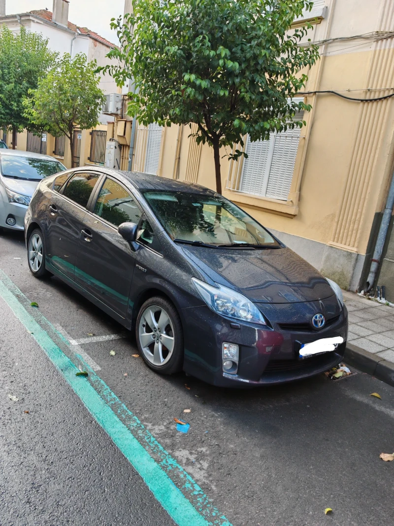 Toyota Prius 1.8, снимка 3 - Автомобили и джипове - 48603146