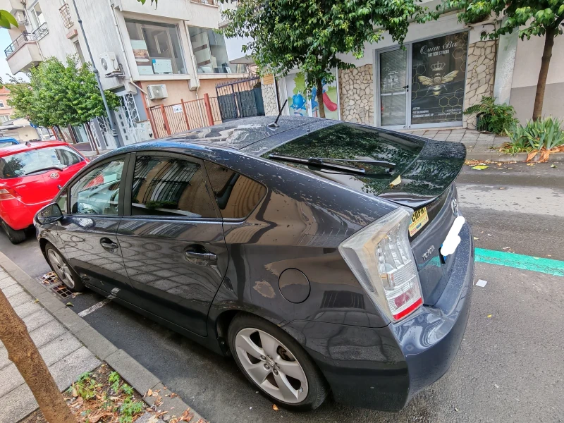 Toyota Prius 1.8, снимка 4 - Автомобили и джипове - 48603146