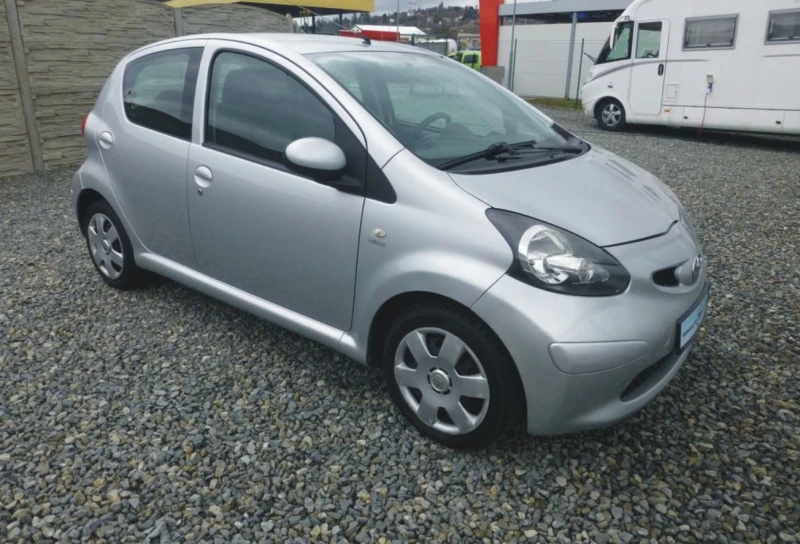 Toyota Aygo, снимка 2 - Автомобили и джипове - 48832319