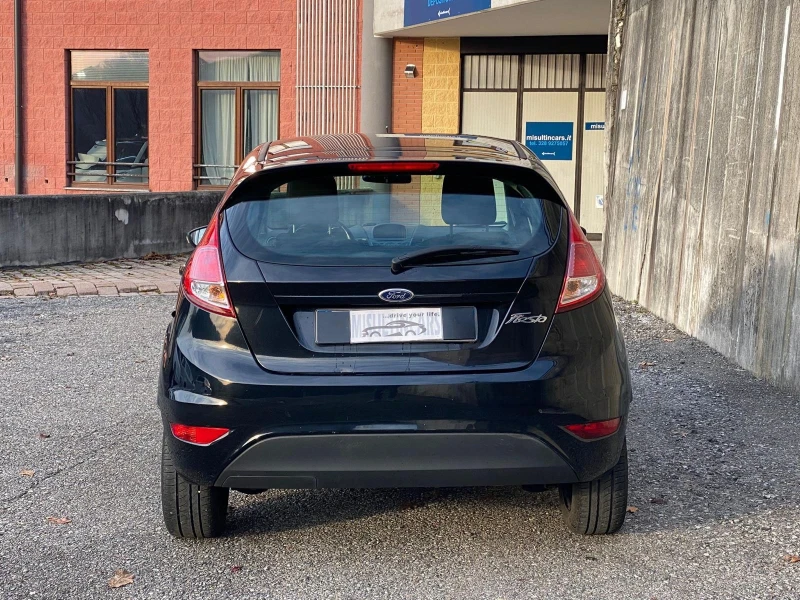 Ford Fiesta 1.4i Фабрична газ, снимка 5 - Автомобили и джипове - 49563065