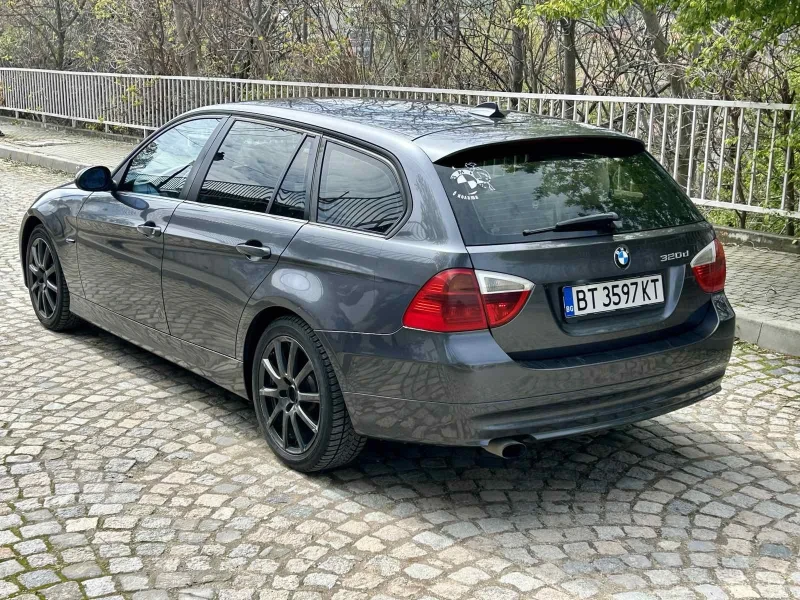 BMW 320, снимка 2 - Автомобили и джипове - 52428301