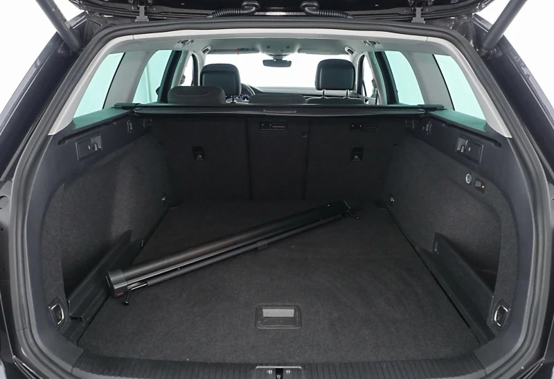 VW Passat VARIANT/2.0TDI/200HP/BUSINESS/DSG/NAVI/CAM/288v, снимка 6 - Автомобили и джипове - 50010149