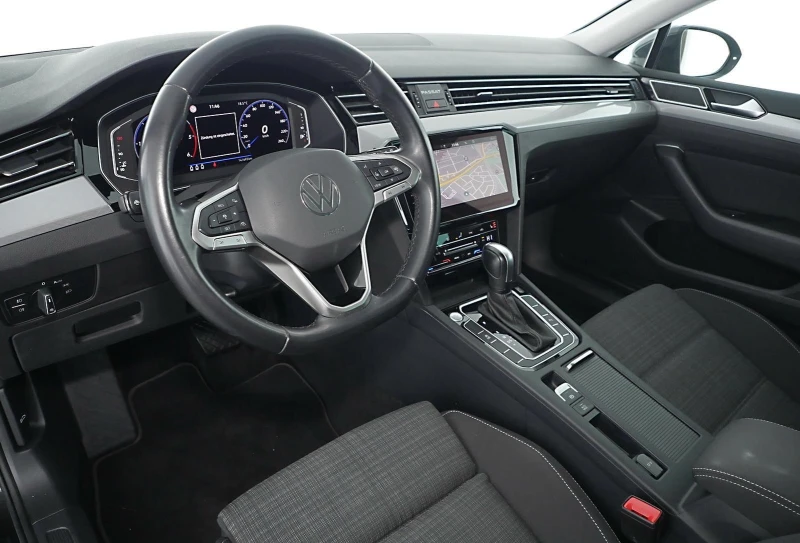 VW Passat VARIANT/2.0TDI/200HP/BUSINESS/DSG/NAVI/CAM/288v, снимка 8 - Автомобили и джипове - 50010149