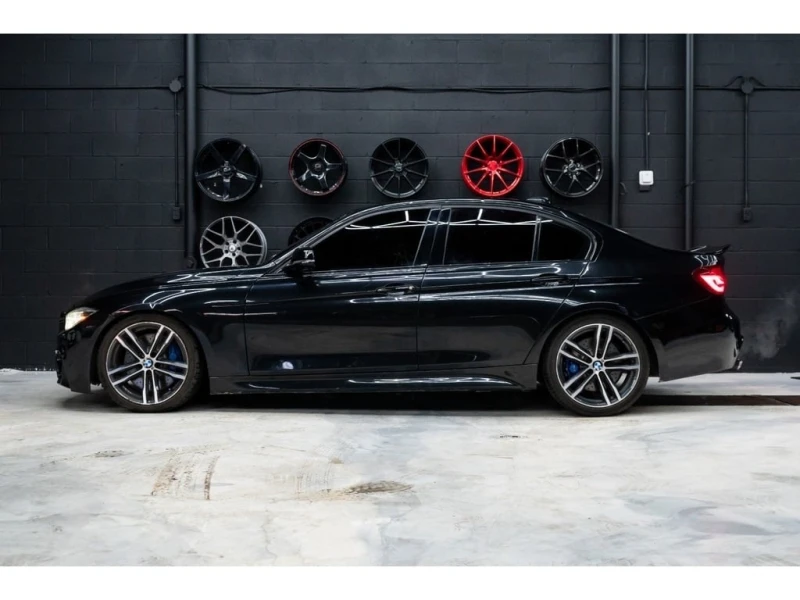 BMW 340 * 340i | BLACK ON RED | AWD | PERFORMANCE SEDAN * , снимка 2 - Автомобили и джипове - 52931561