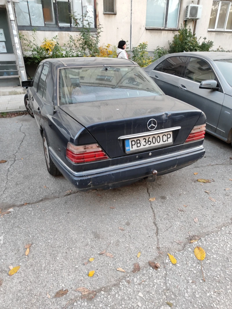 Mercedes-Benz E 220, снимка 8 - Автомобили и джипове - 53447438