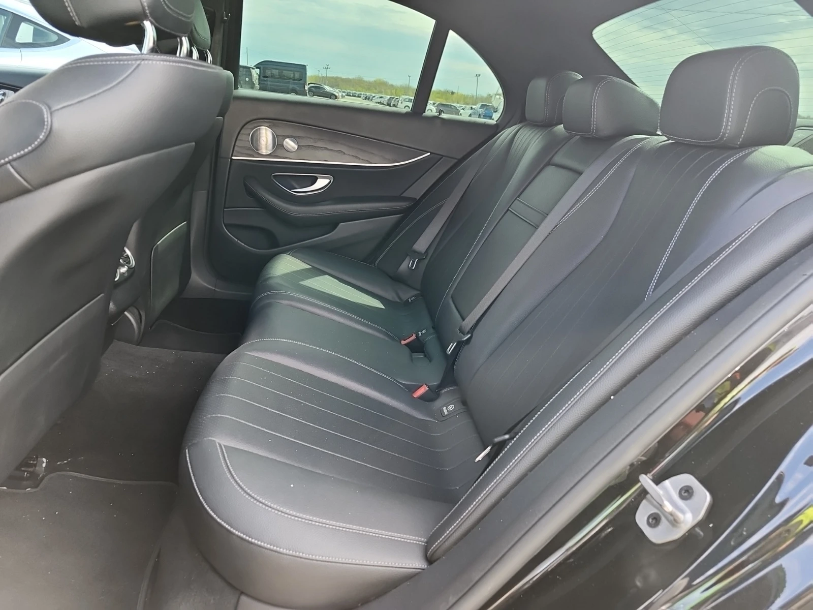 Mercedes-Benz E 300 4MATIC* BURMASTER* ПОДГРЕВИ* КАМЕРИ - изображение 10