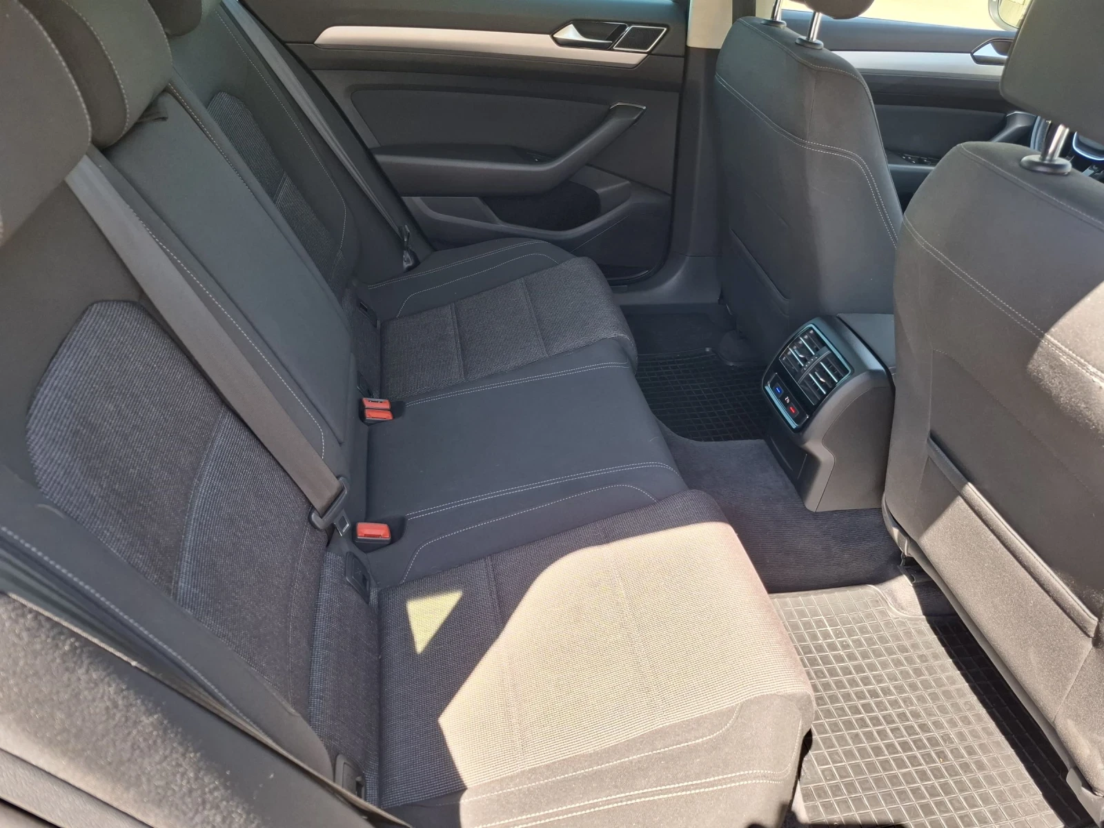 VW Passat 2.0 TDI  - изображение 9