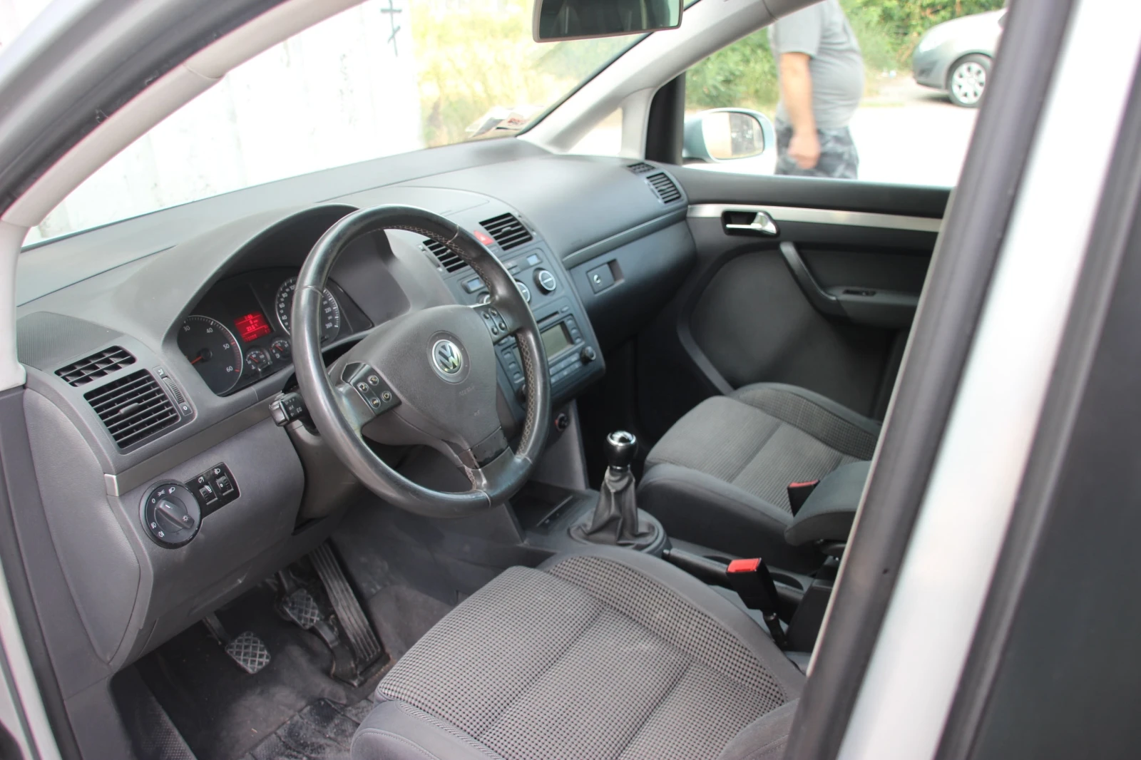 VW Touran 2.0 TDI   7 МЕСТА   - изображение 8