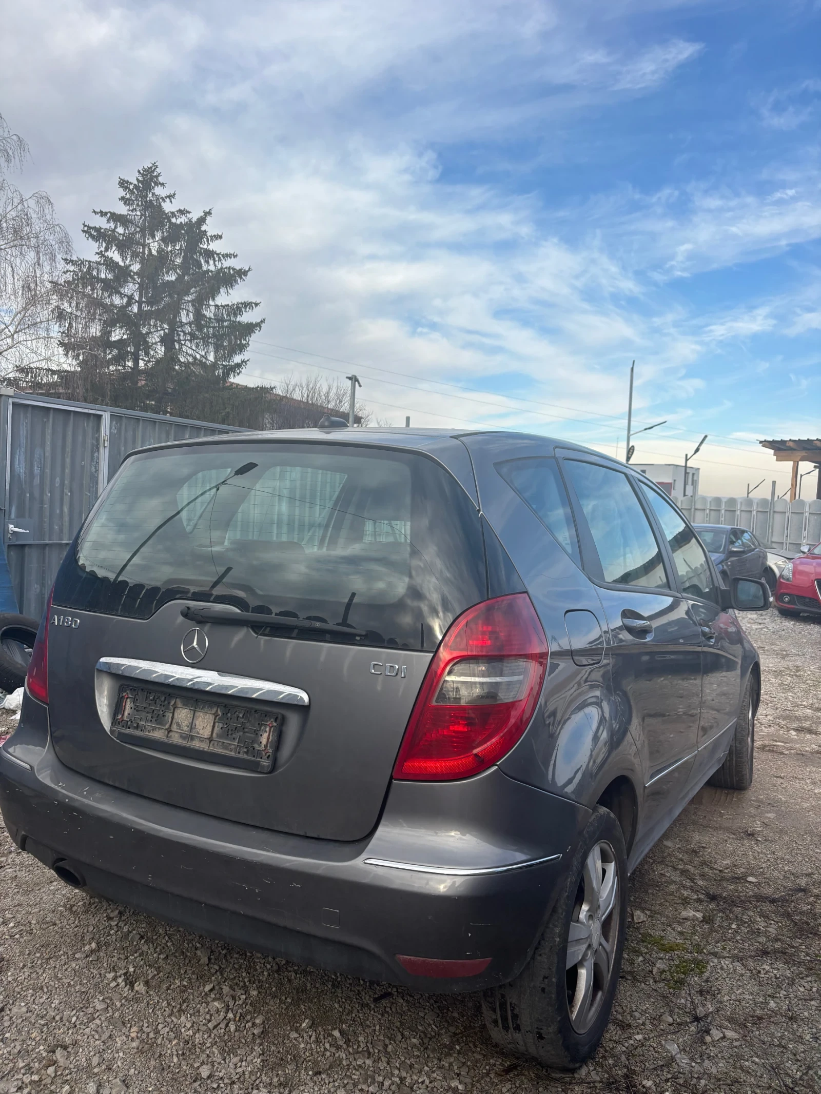 Mercedes-Benz A 180  - изображение 8