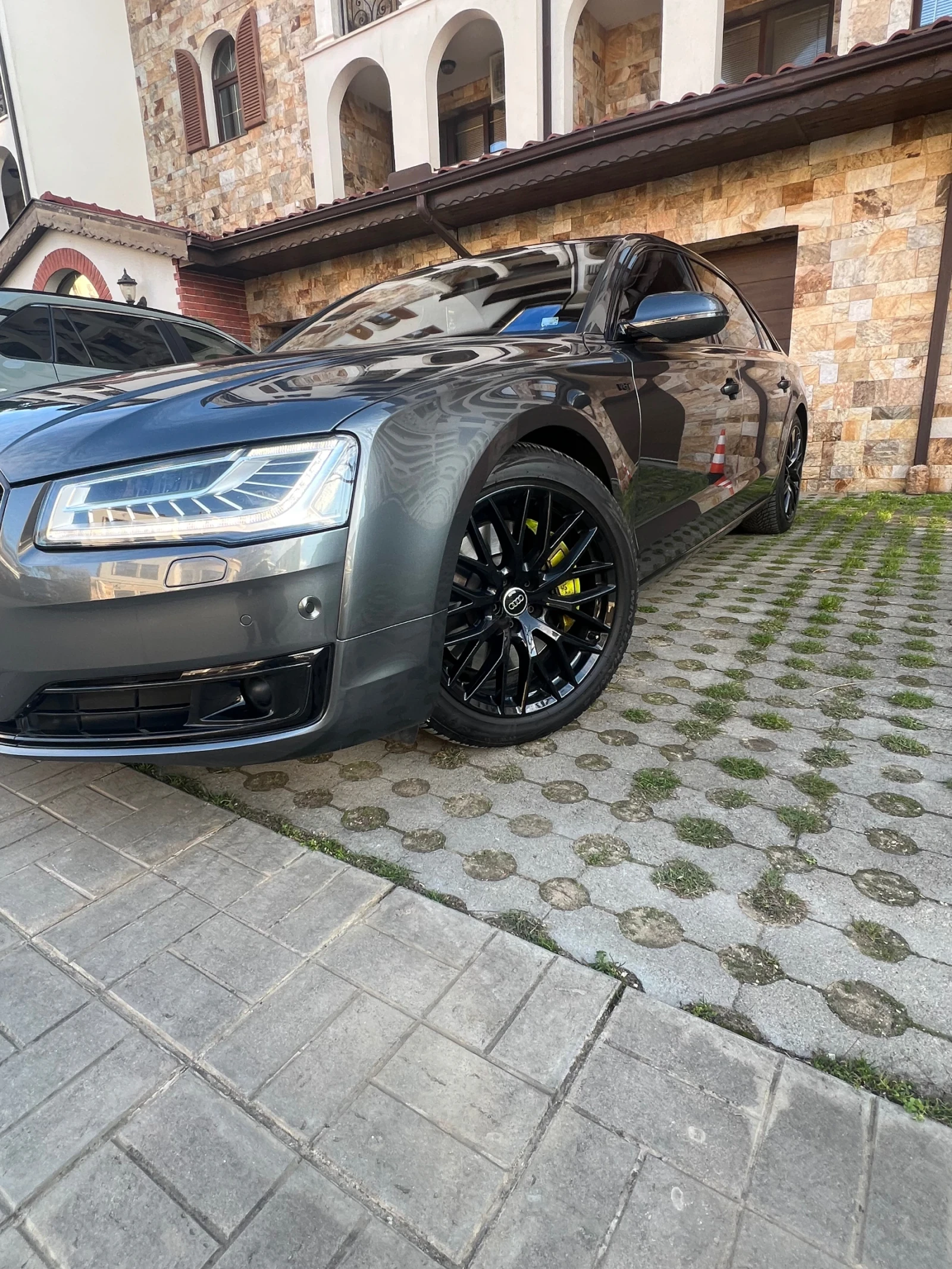 Audi A8 Exclusive  - изображение 2