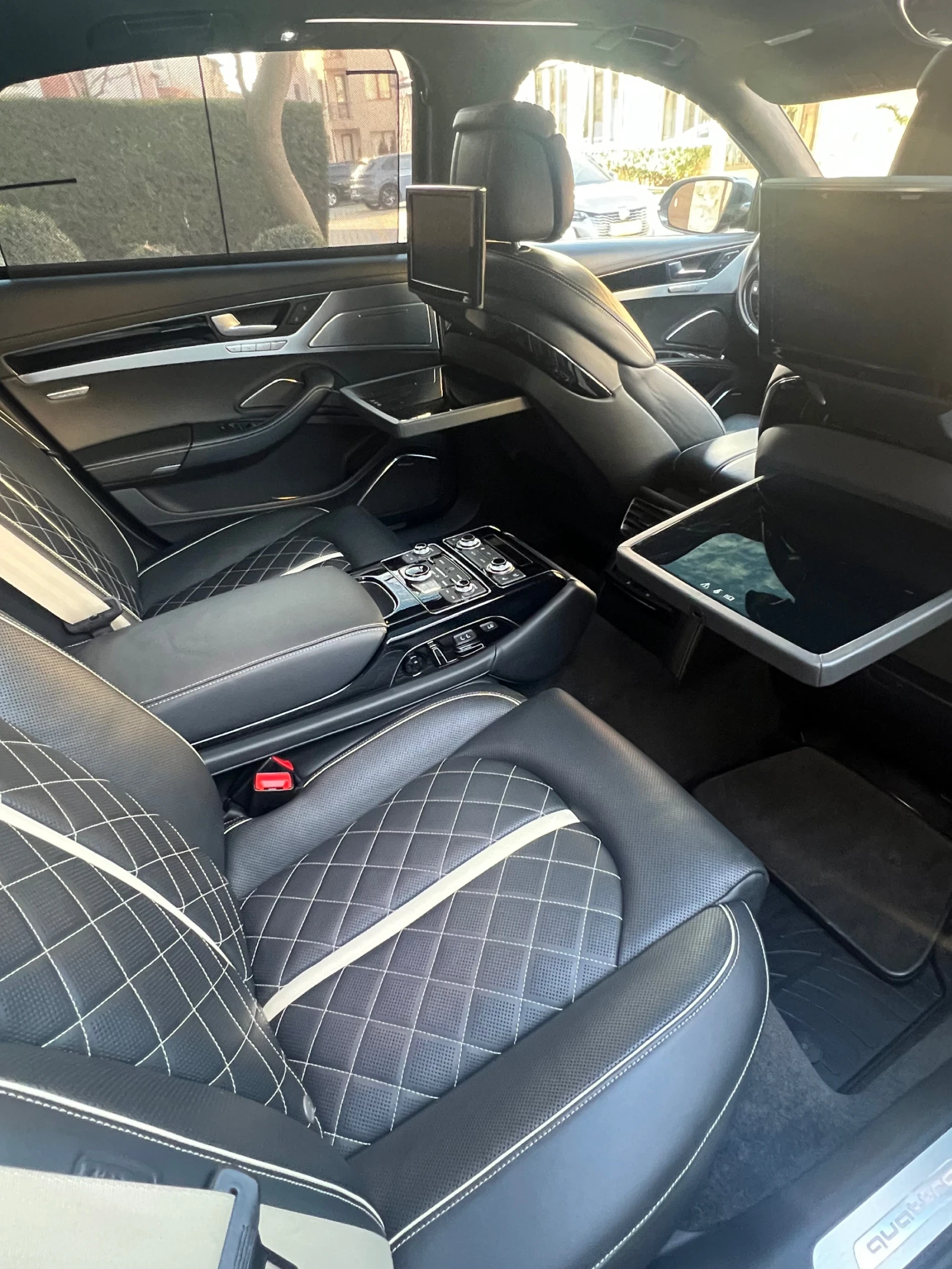 Audi A8 Exclusive  - изображение 9