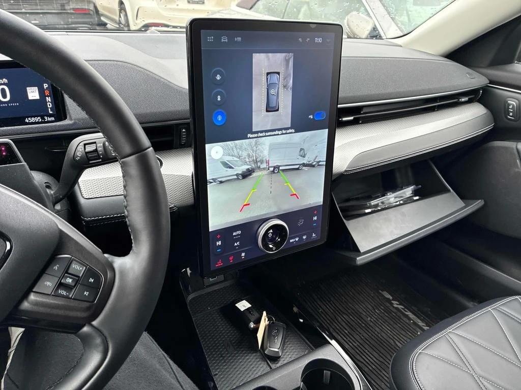 Ford Mustang Mach-E * Select * CARFAX *  - изображение 9