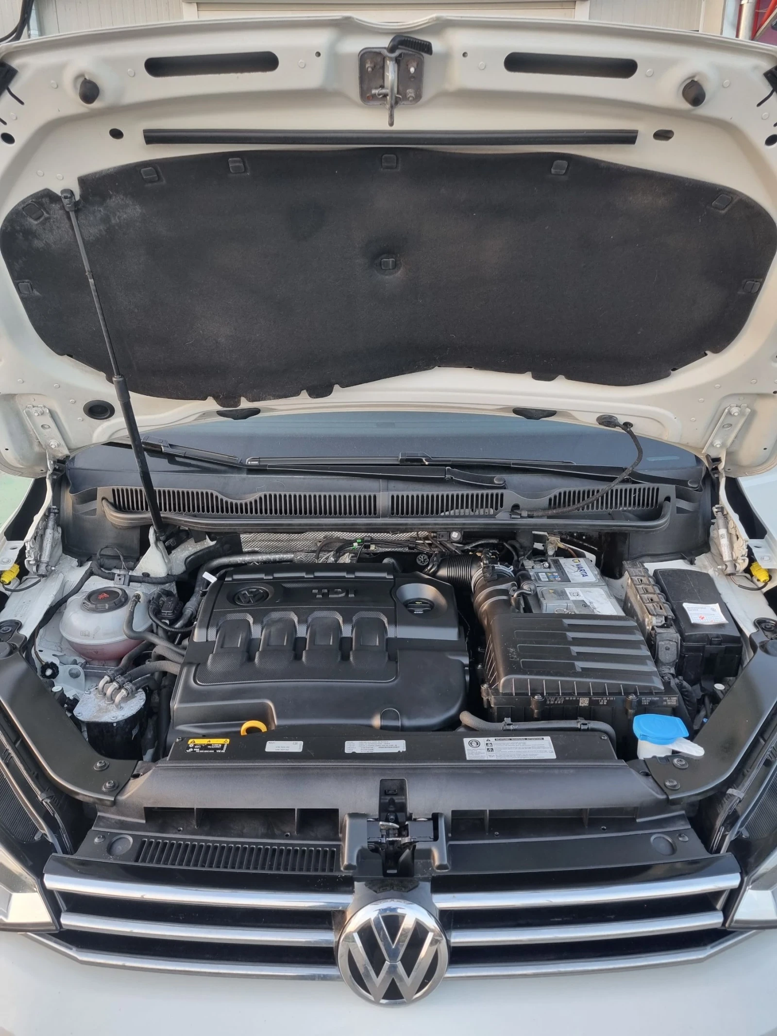 VW Touran 2.0tdi 150коня DSG Автомат, снимка 15 - Автомобили и джипове - 53829200