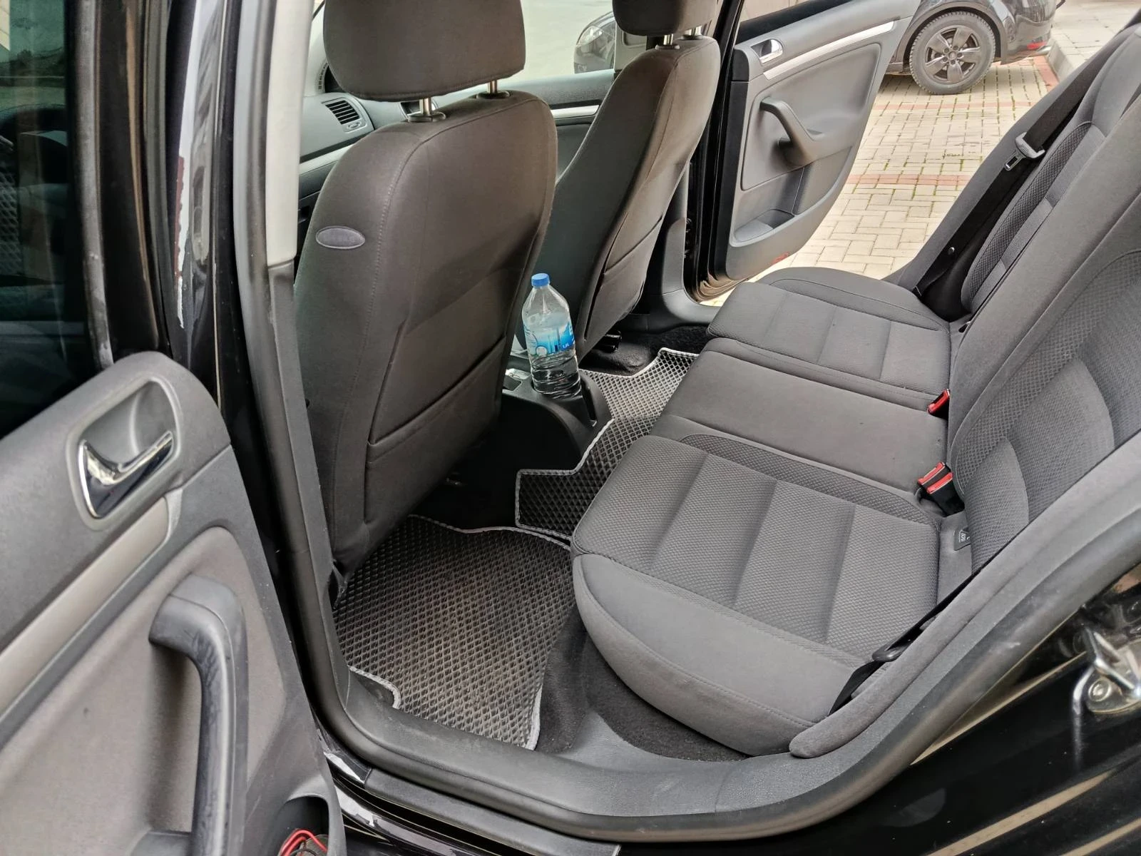 VW Golf 1.6 FSI | Mobile.bg � ����������� 9