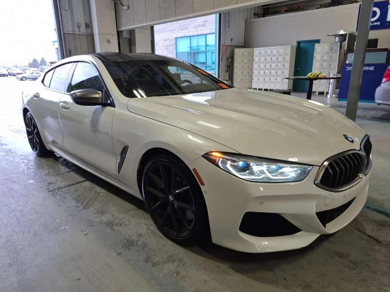 BMW 850 XDRIVE * Soft Close * Laser Light * M Carbon Roof, снимка 2 - Автомобили и джипове - 54064506