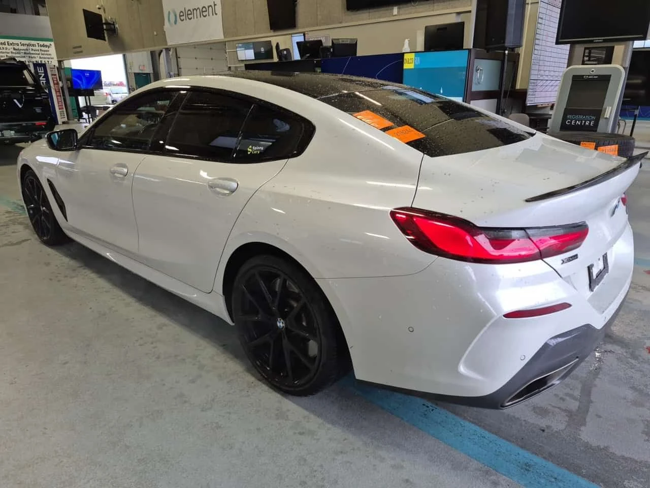 BMW 850 XDRIVE * Soft Close * Laser Light * M Carbon Roof, снимка 4 - Автомобили и джипове - 54064506